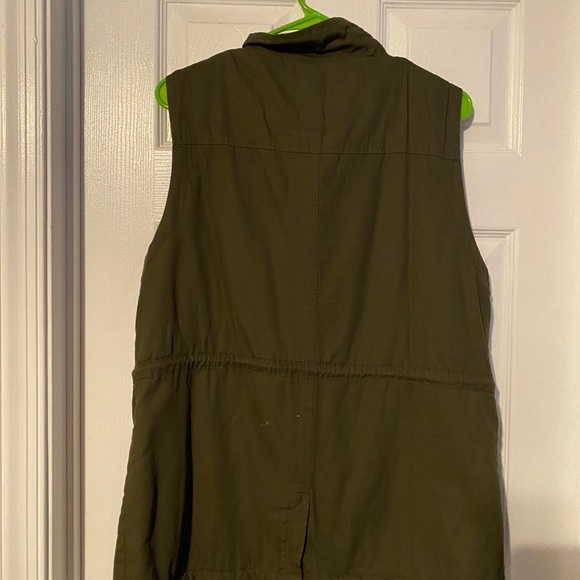 Utility Vest - Picture 4 of 5